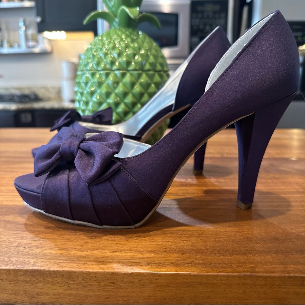 Michaelangelo Purple Peep Toe Platform Heels